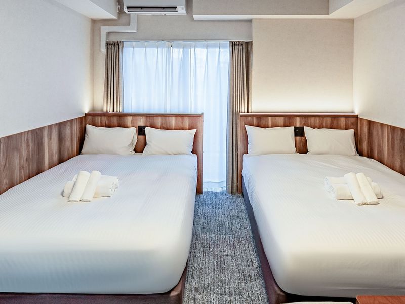 Kuromon 4 featured room